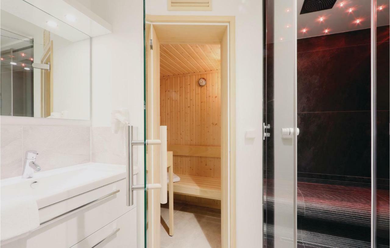 Cozy Apartment In Luebeck Travemuende With Sauna Exterior photo
